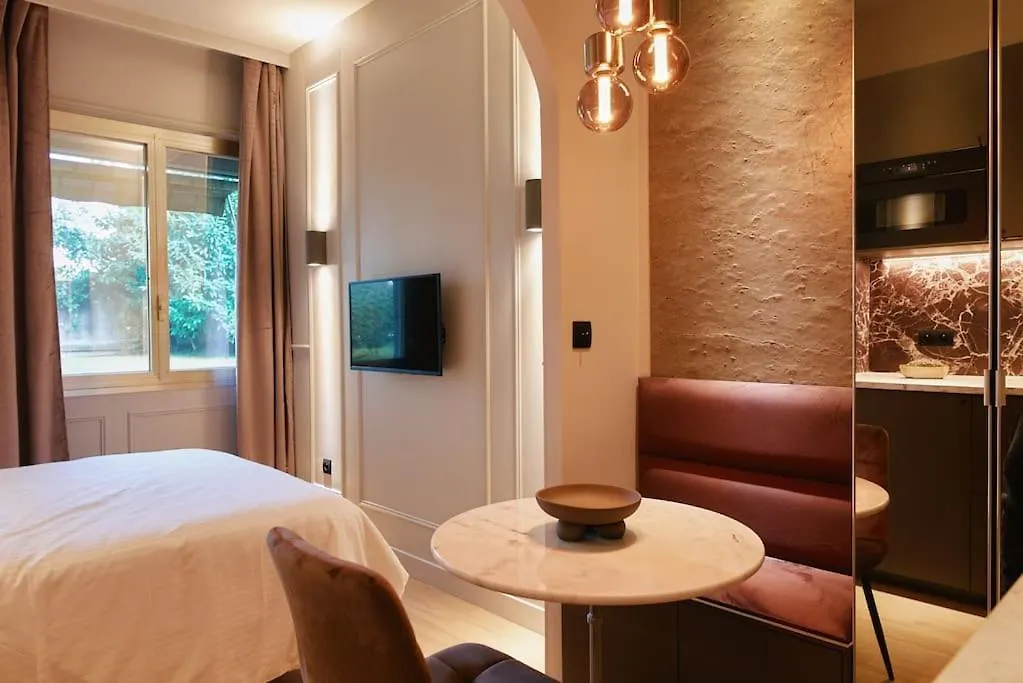 Rosso Levanto Room - Duke Housing 파리 아파트