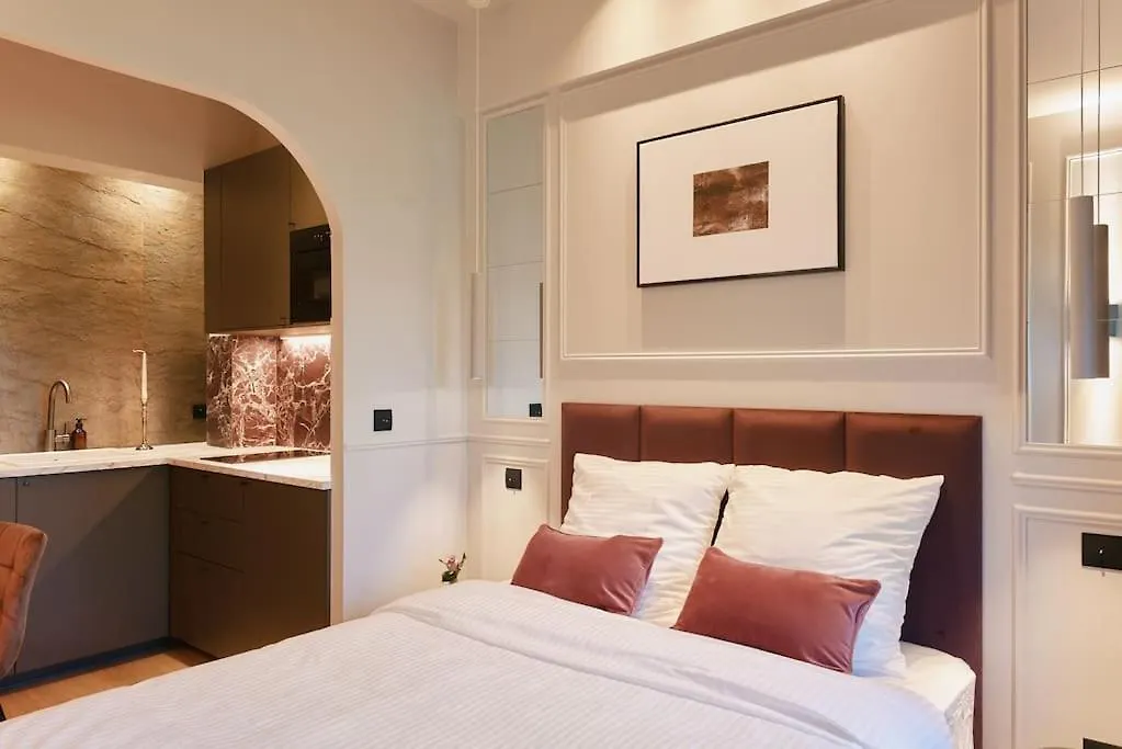 Apartment Rosso Levanto Room - Duke Housing Paris