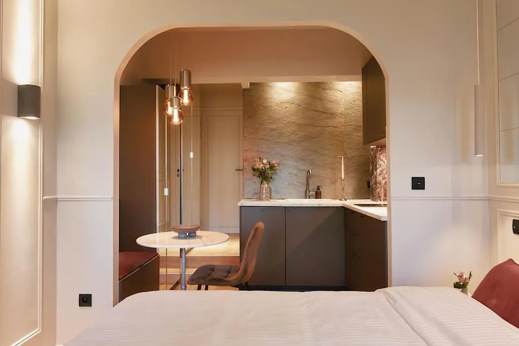 Rosso Levanto Room - Duke Housing Paris